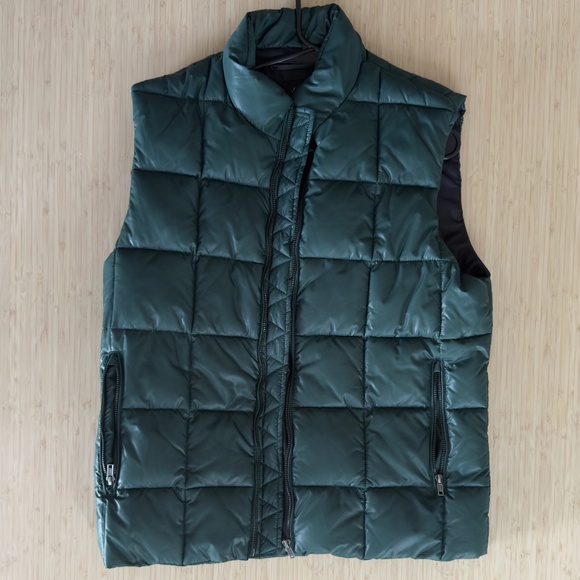 H&M Other - H&M Puffy Vest - size 42R